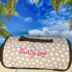 Thirty-One About Town Blanket - Lotsa Dots with thirty-one logo